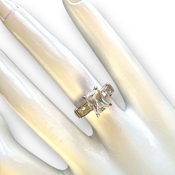 Emerald Cut Cubic Zirconia Silver Plated Engagement Ring Size 6 Marked Thailand - Picture 3 of 10